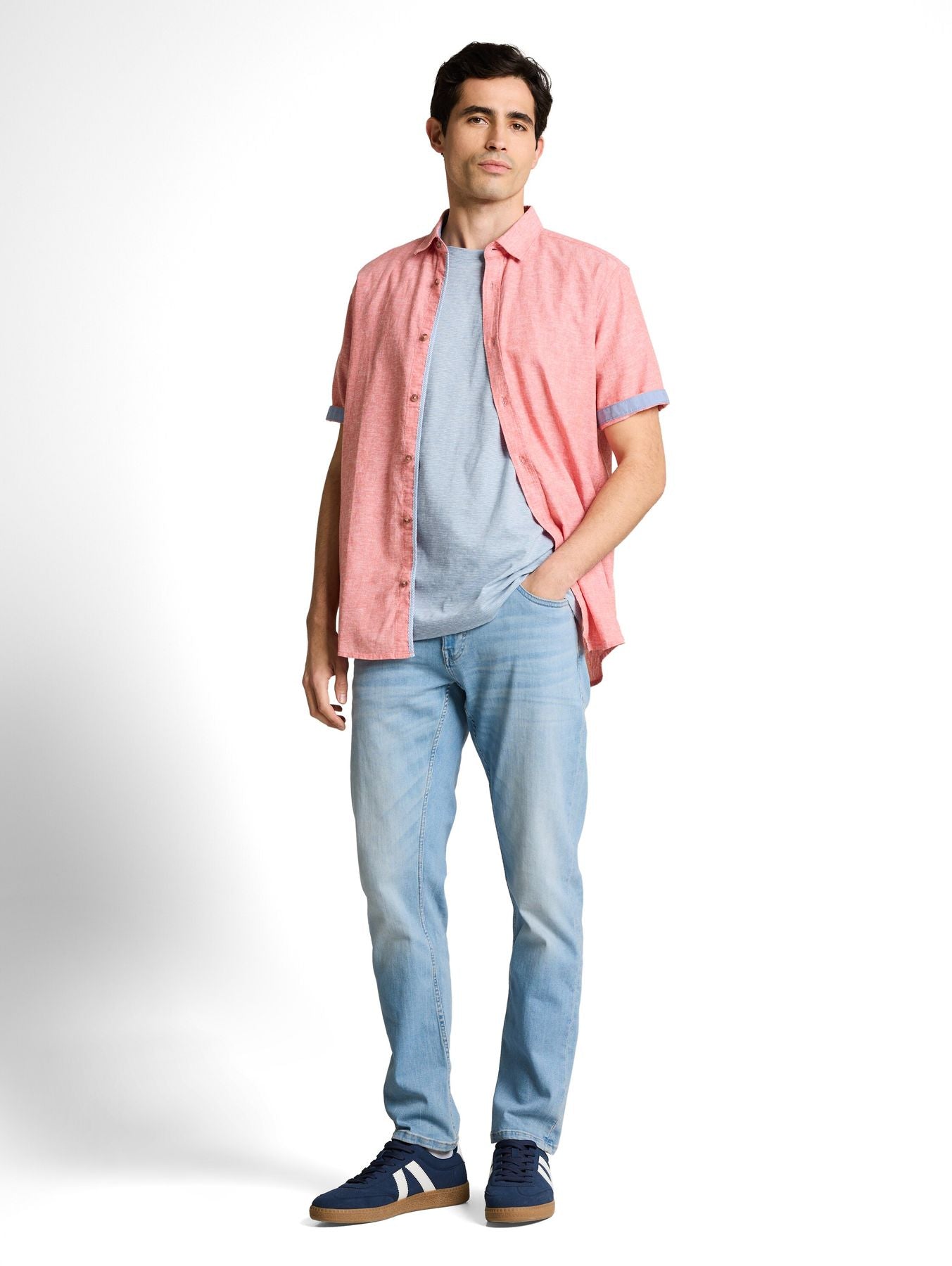 T-Shirt mit feinem Streifenmuster