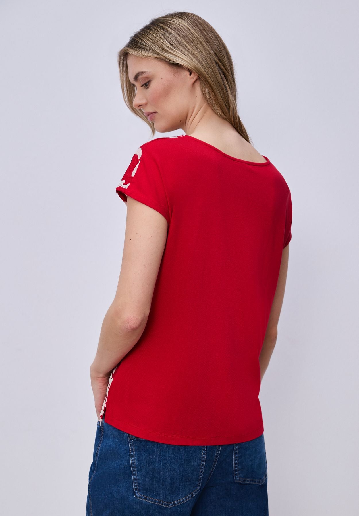T-Shirt mit Split Neck und Frontprint