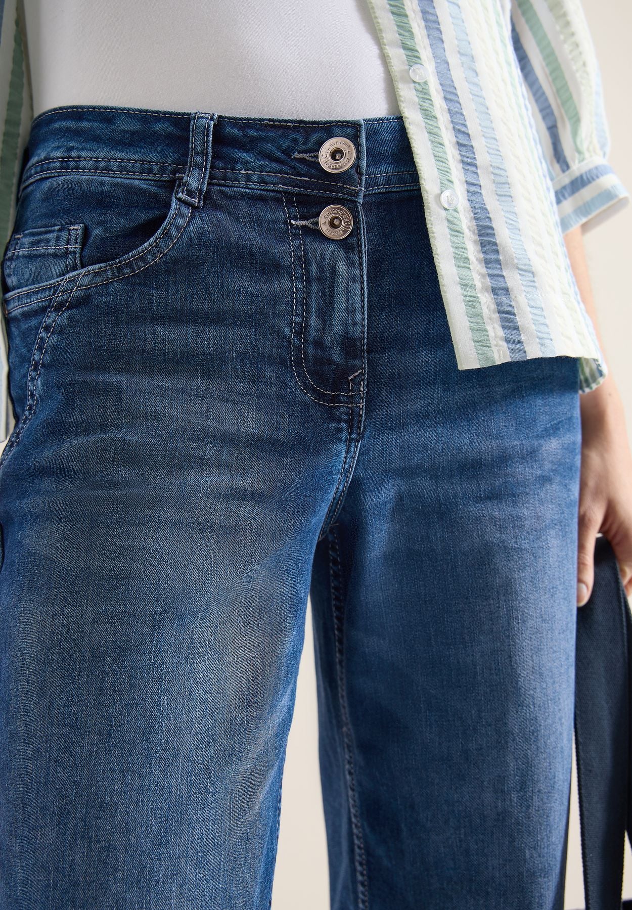 High Waist Wide Leg Jeans im Loose Fit