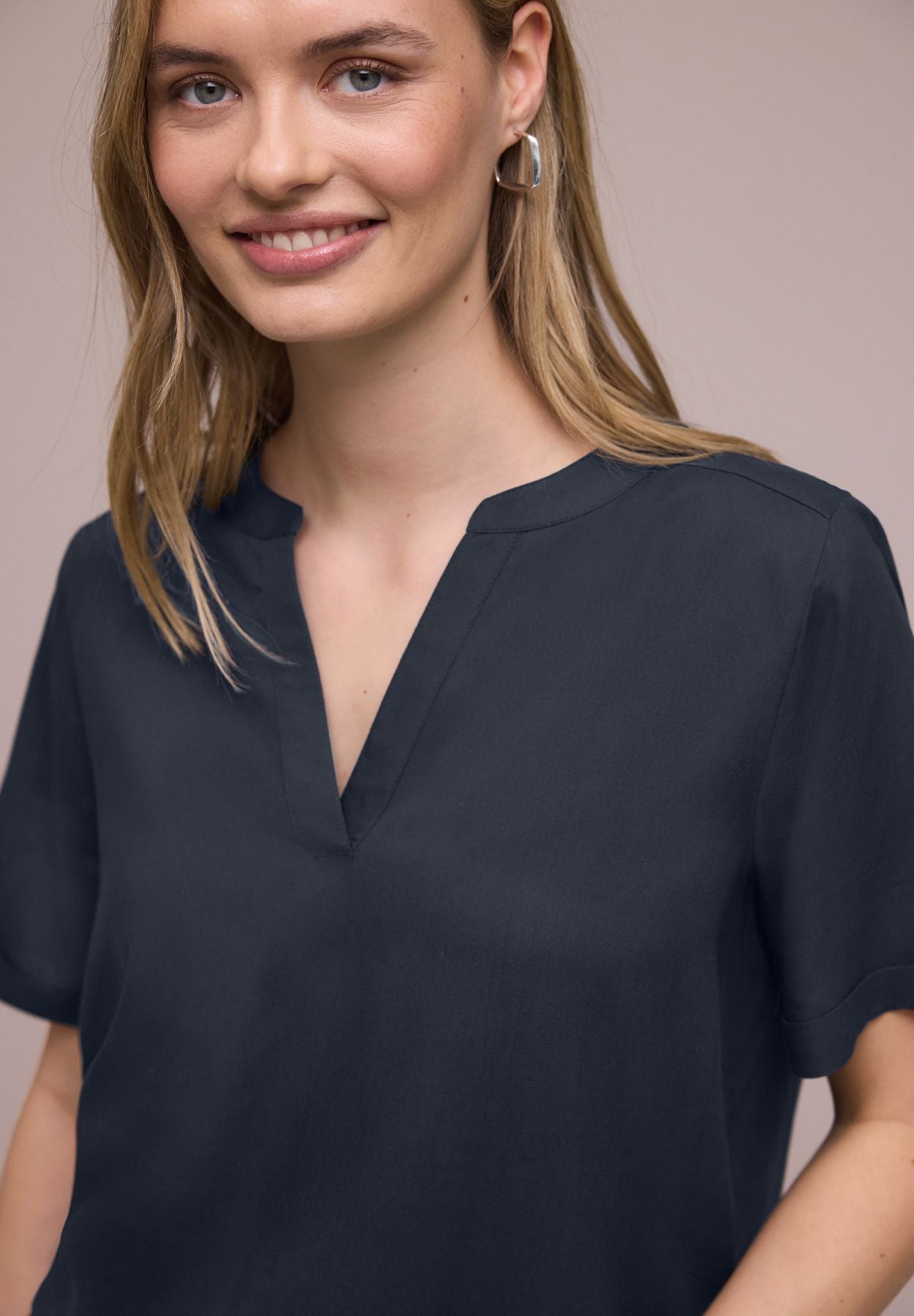Kurzarm Bluse mit Turn-Up