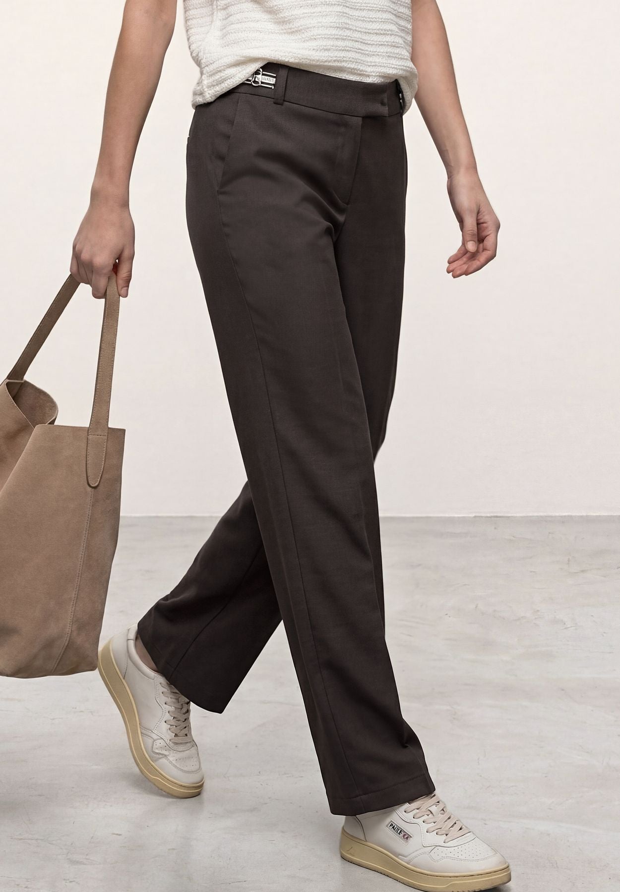 Straight Leg Hose mit Gürteldetails