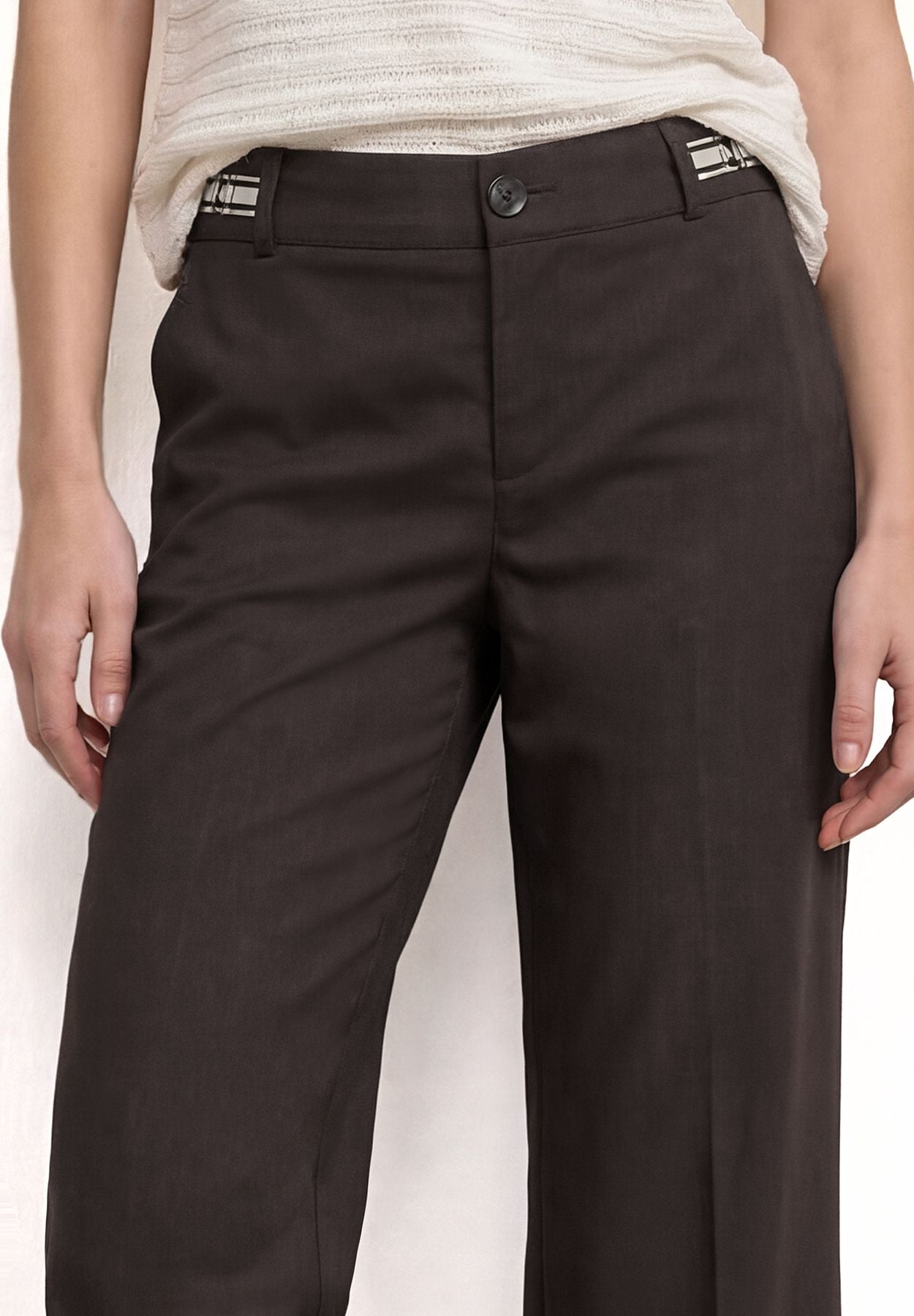 Straight Leg Hose mit Gürteldetails