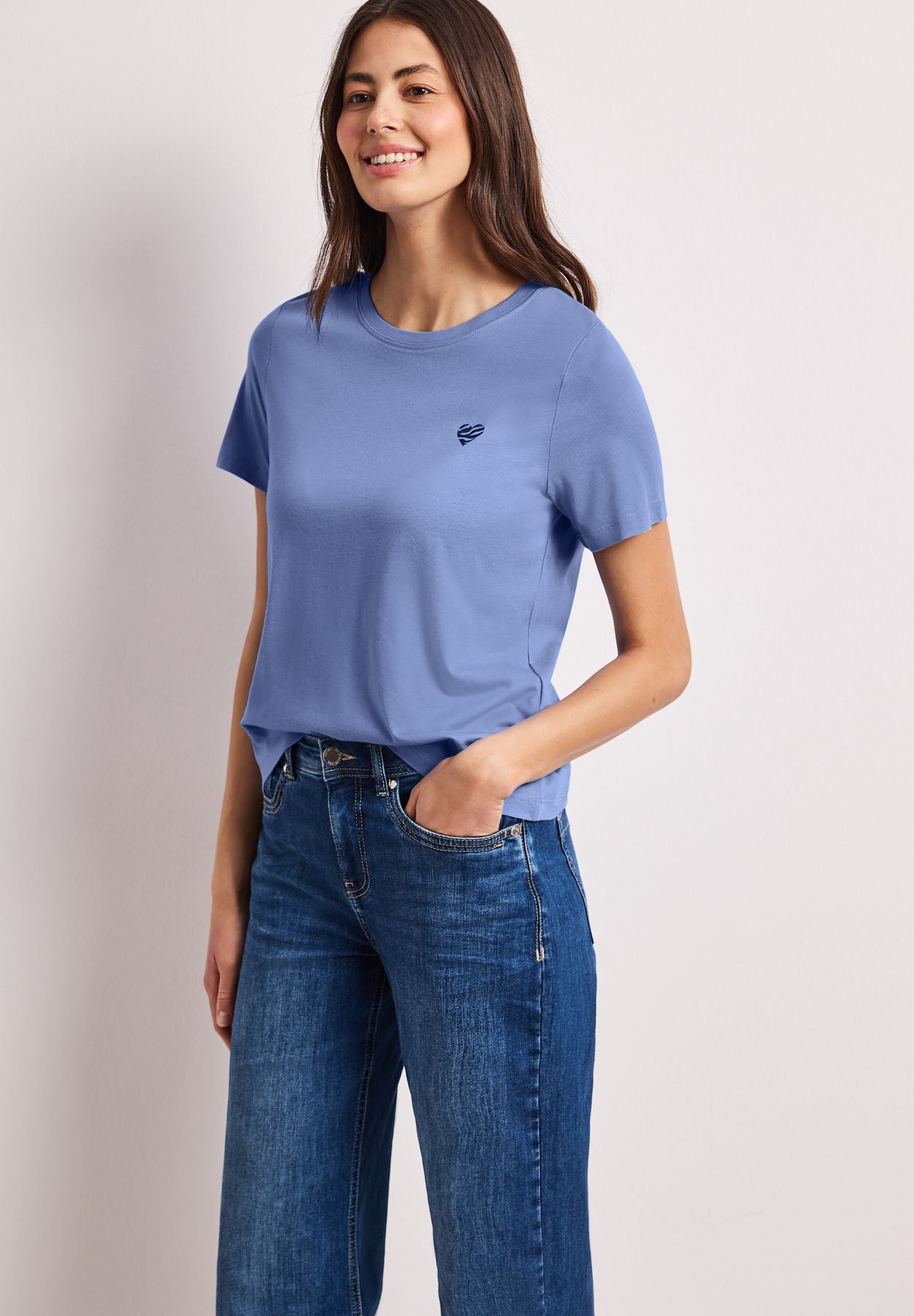 T-Shirt mit Rundhals und Herzdetail