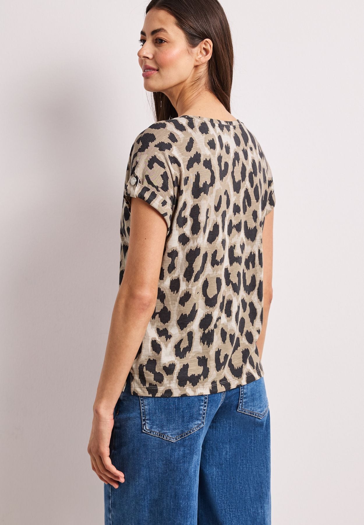 Dropped Shoulder Shirt mit Leo-Muster