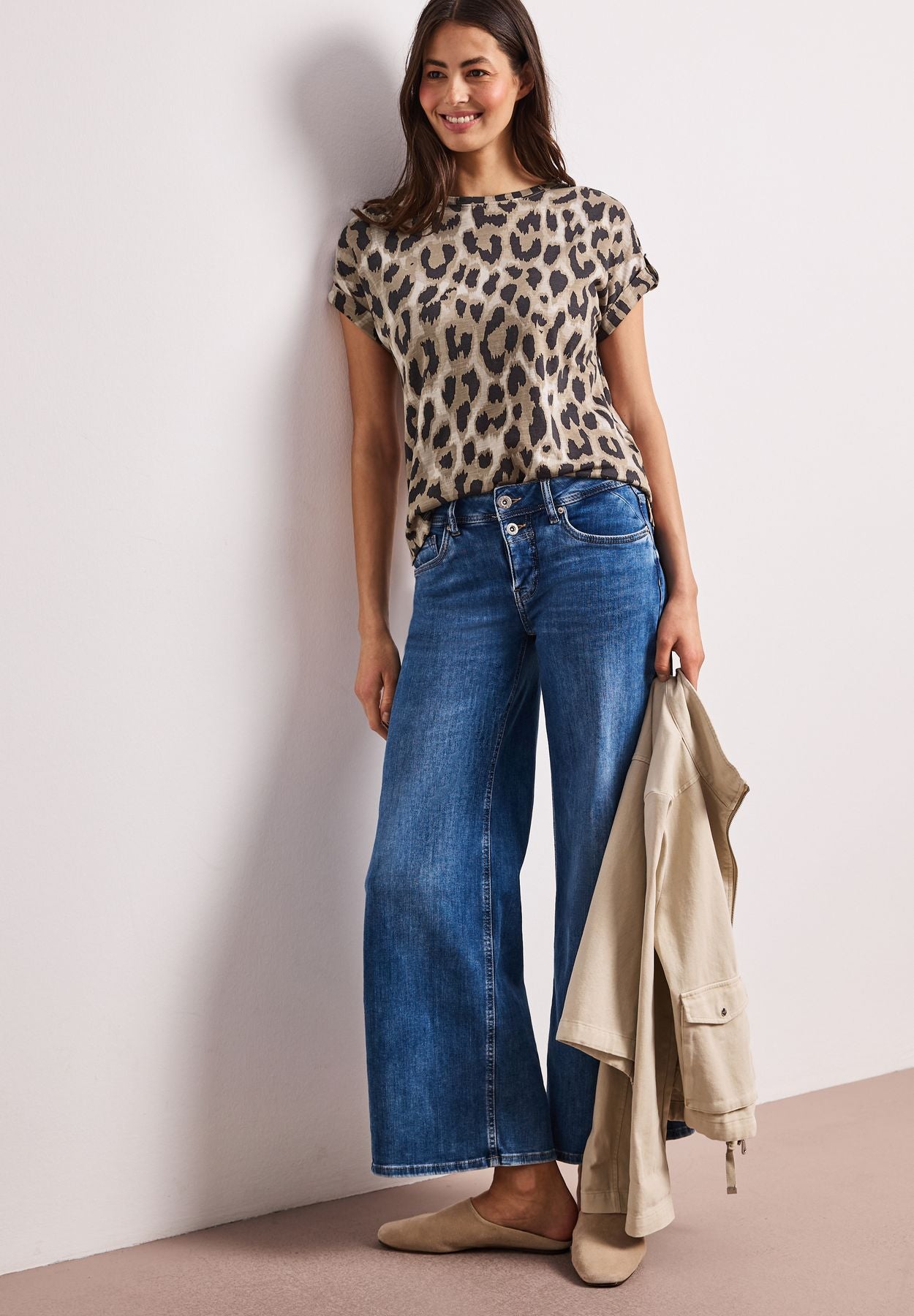 Dropped Shoulder Shirt mit Leo-Muster