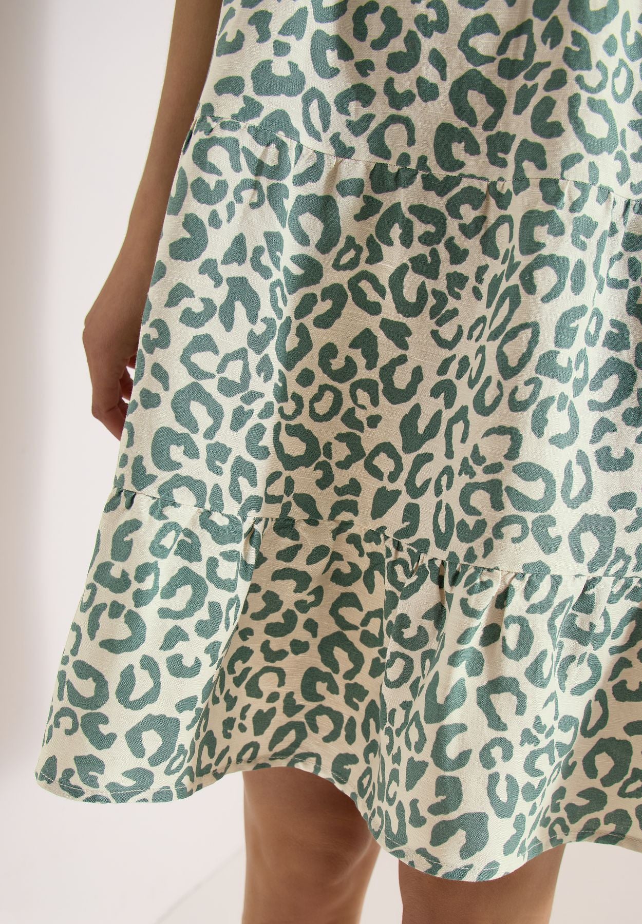 Knielanges Kleid aus Leinenmix mit Print