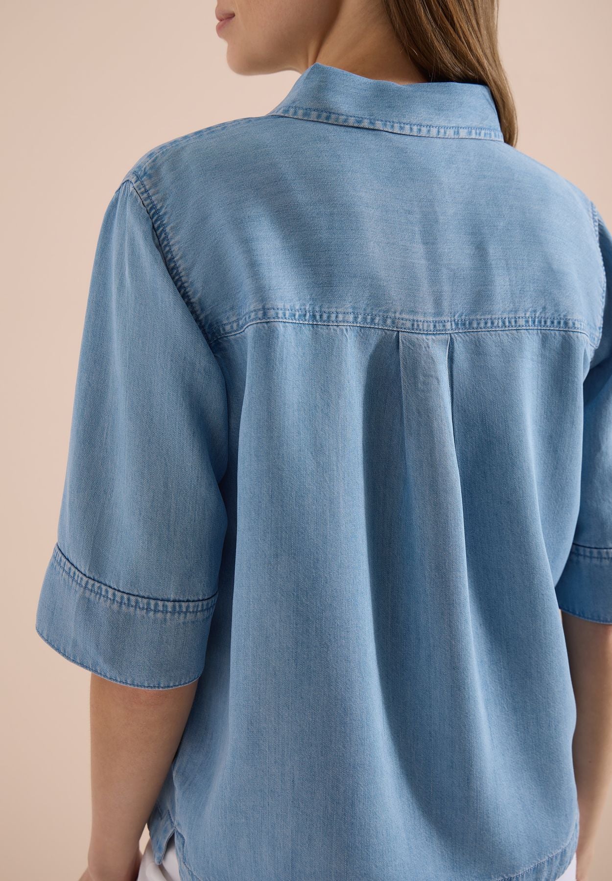 Kurzarm Hemdbluse im Denim-Look