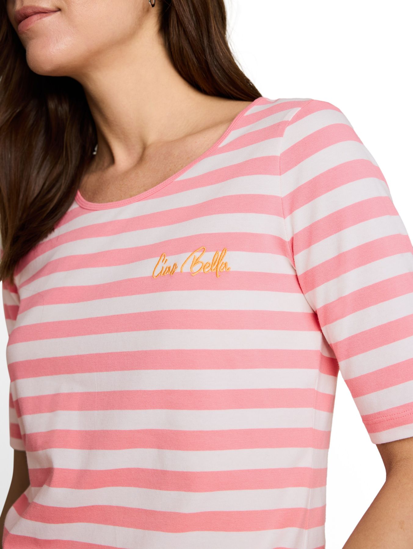 T-Shirt mit Stickerei