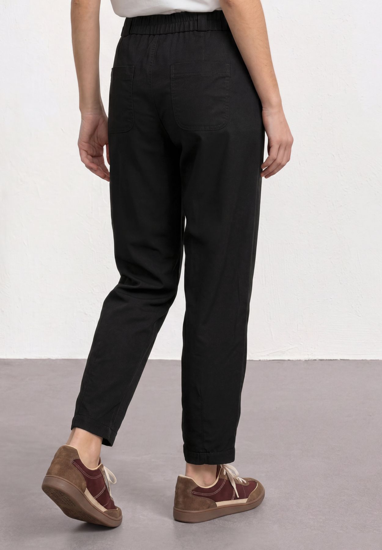 Barrel Leg Hose mit Schnallendetail
