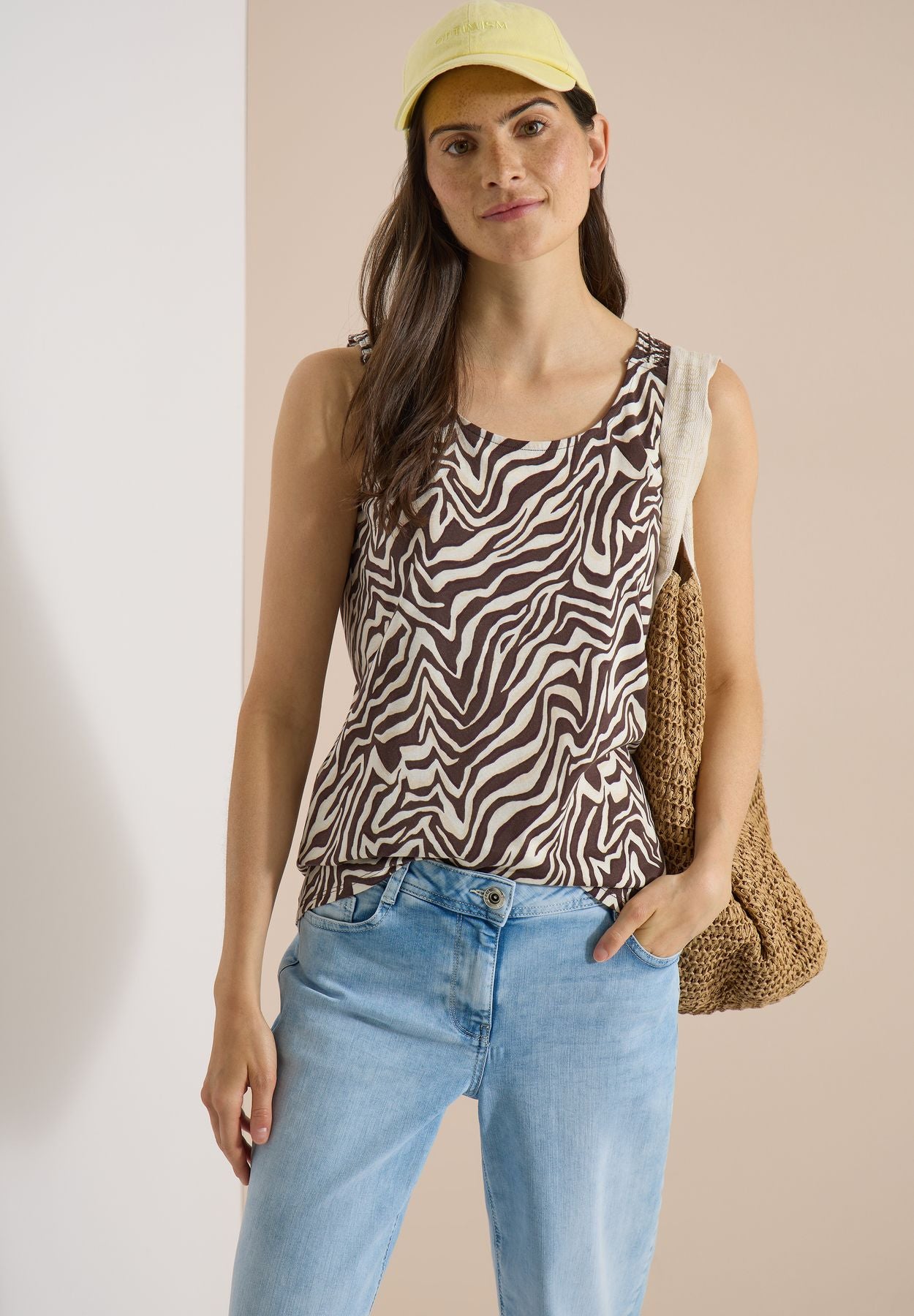 Top mit Rundhals und Smokdetail