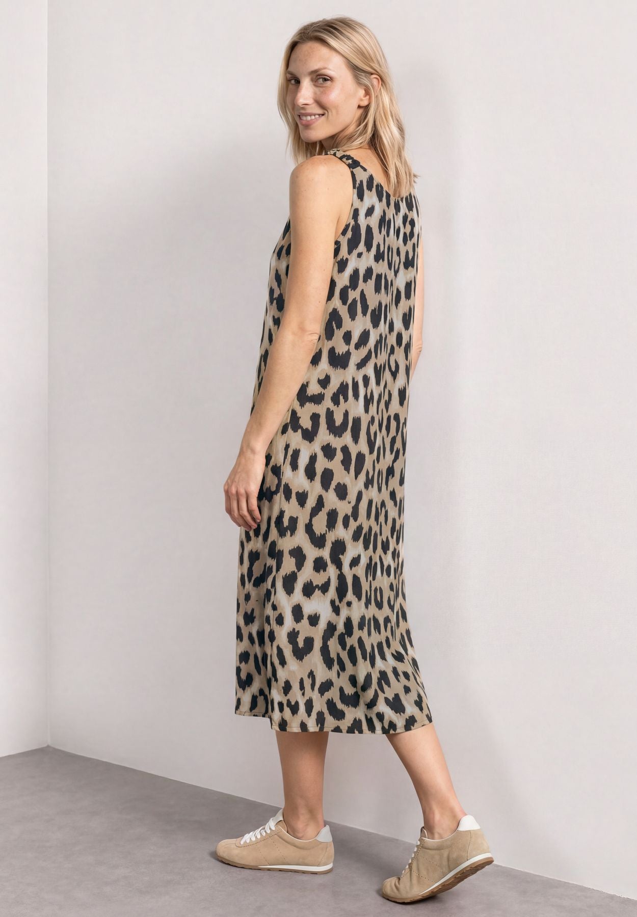 Knielanges Kleid mit gerafften Trägern