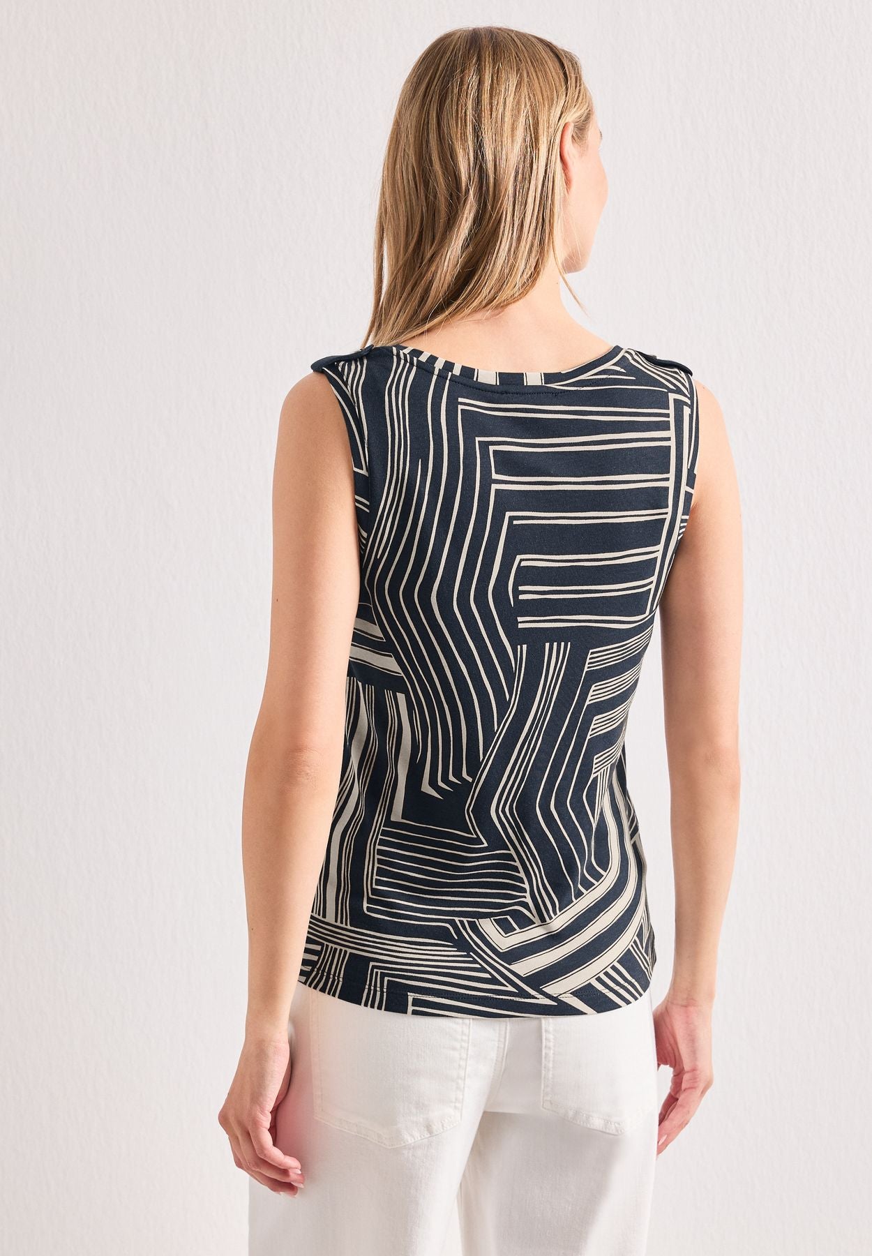 Top mit V-Neck und Knopfdetail
