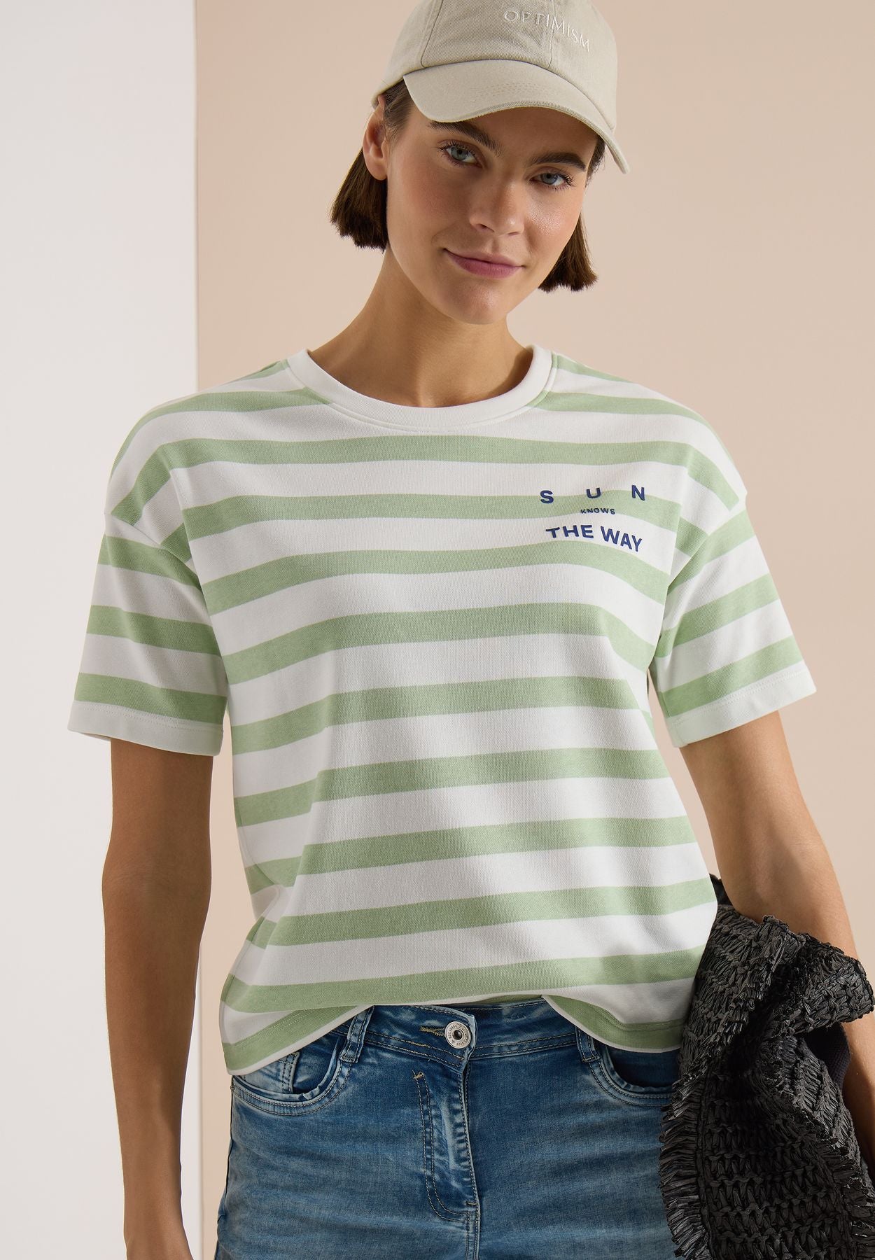 Halbarm Shirt mit Streifen und Wording-Detail