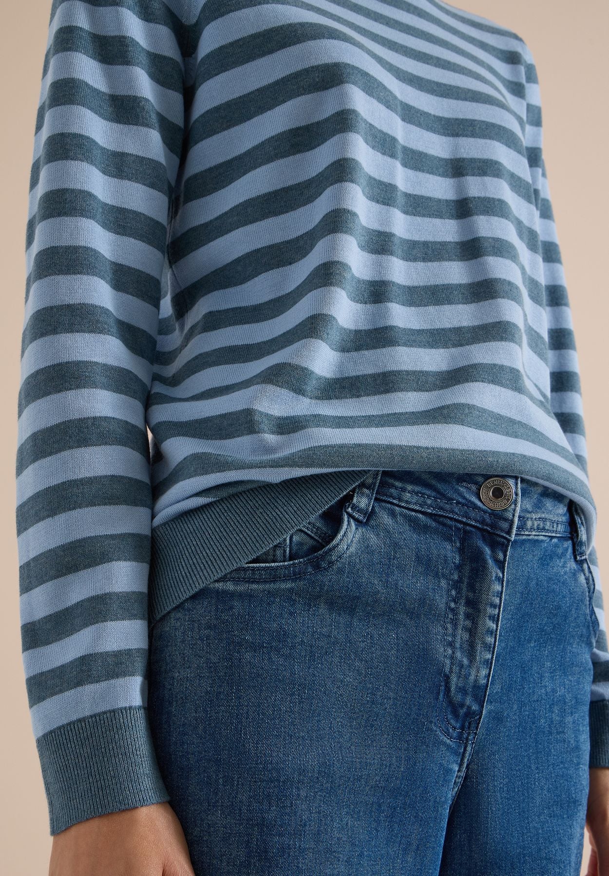Pullover mit Rundhals und Streifen