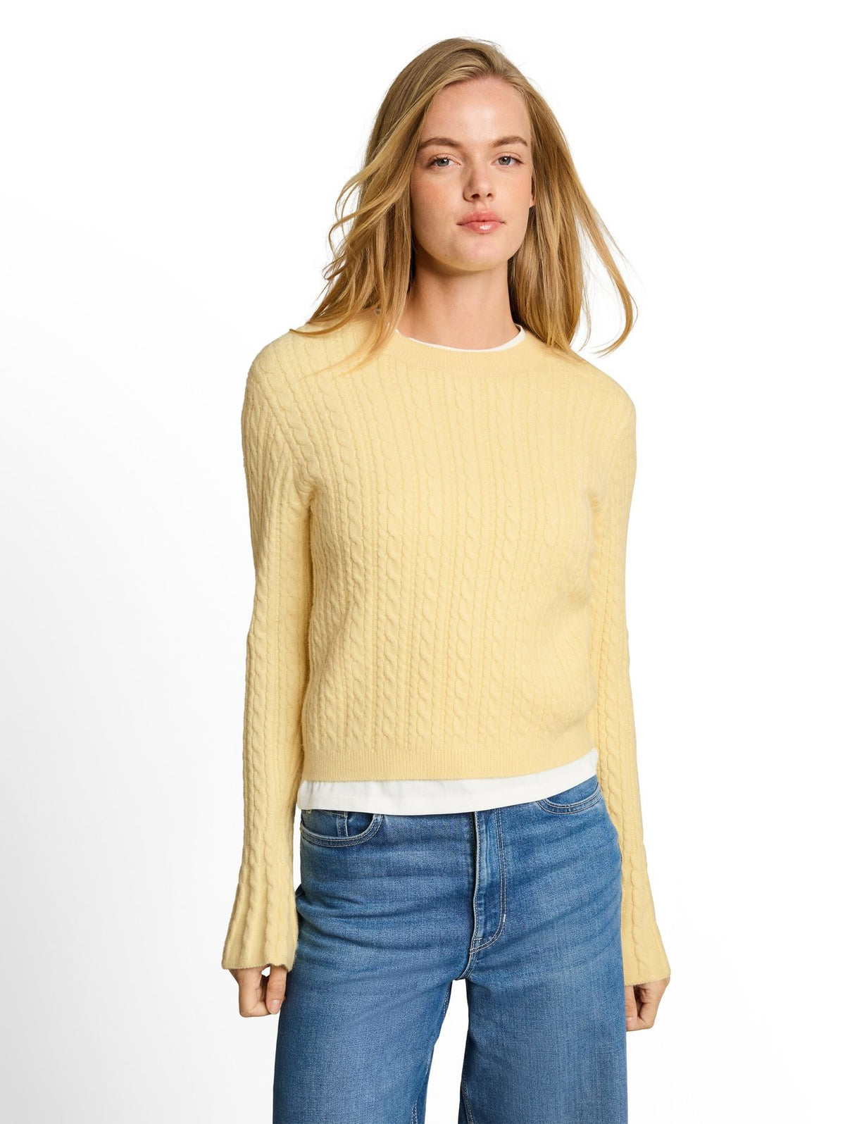 Strickpullover mit Zopfmuster