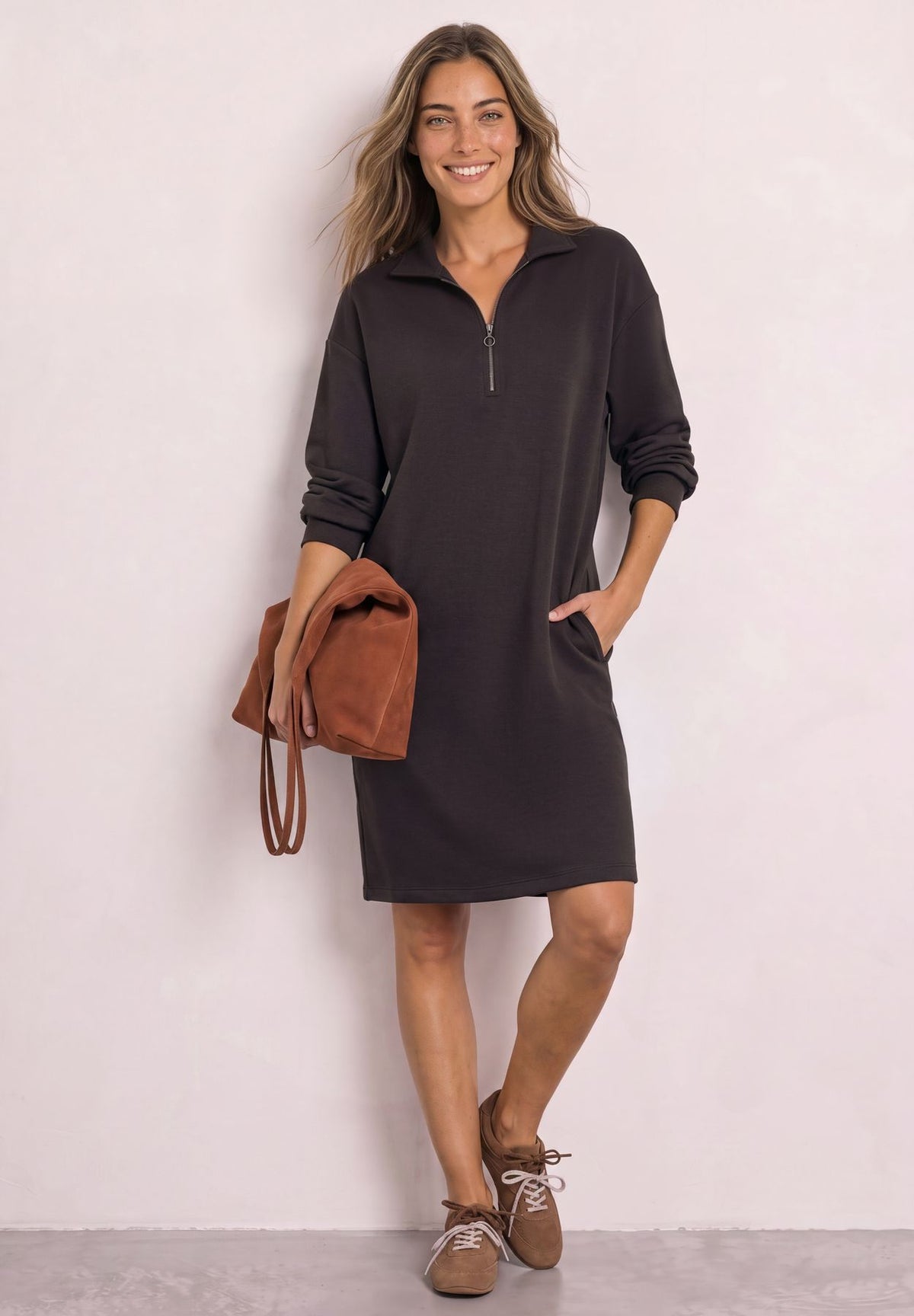 Knielanges Sweatkleid mit Zipperdetail
