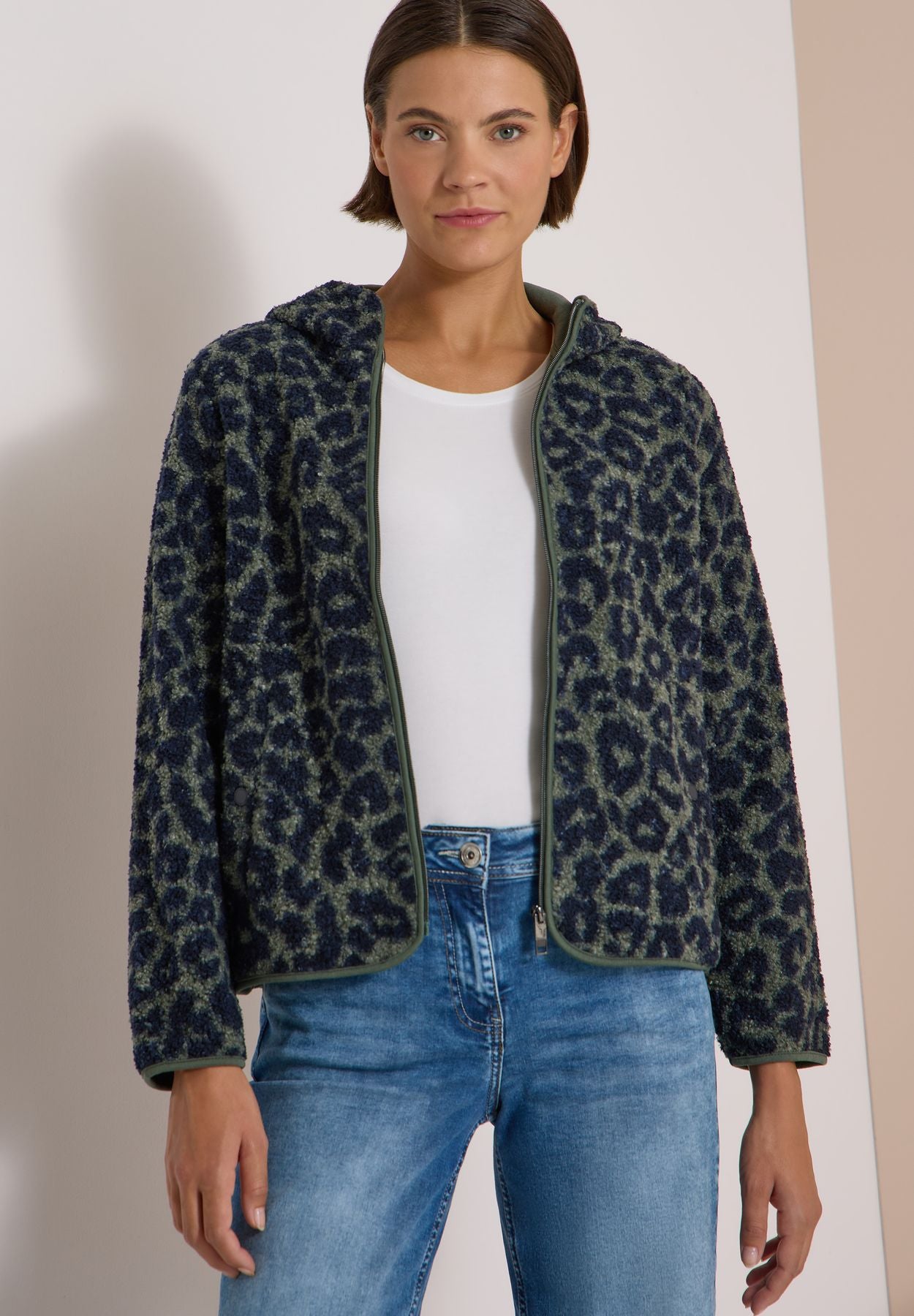 Teddy-Jacke mit Kapuze und Leo-Muster