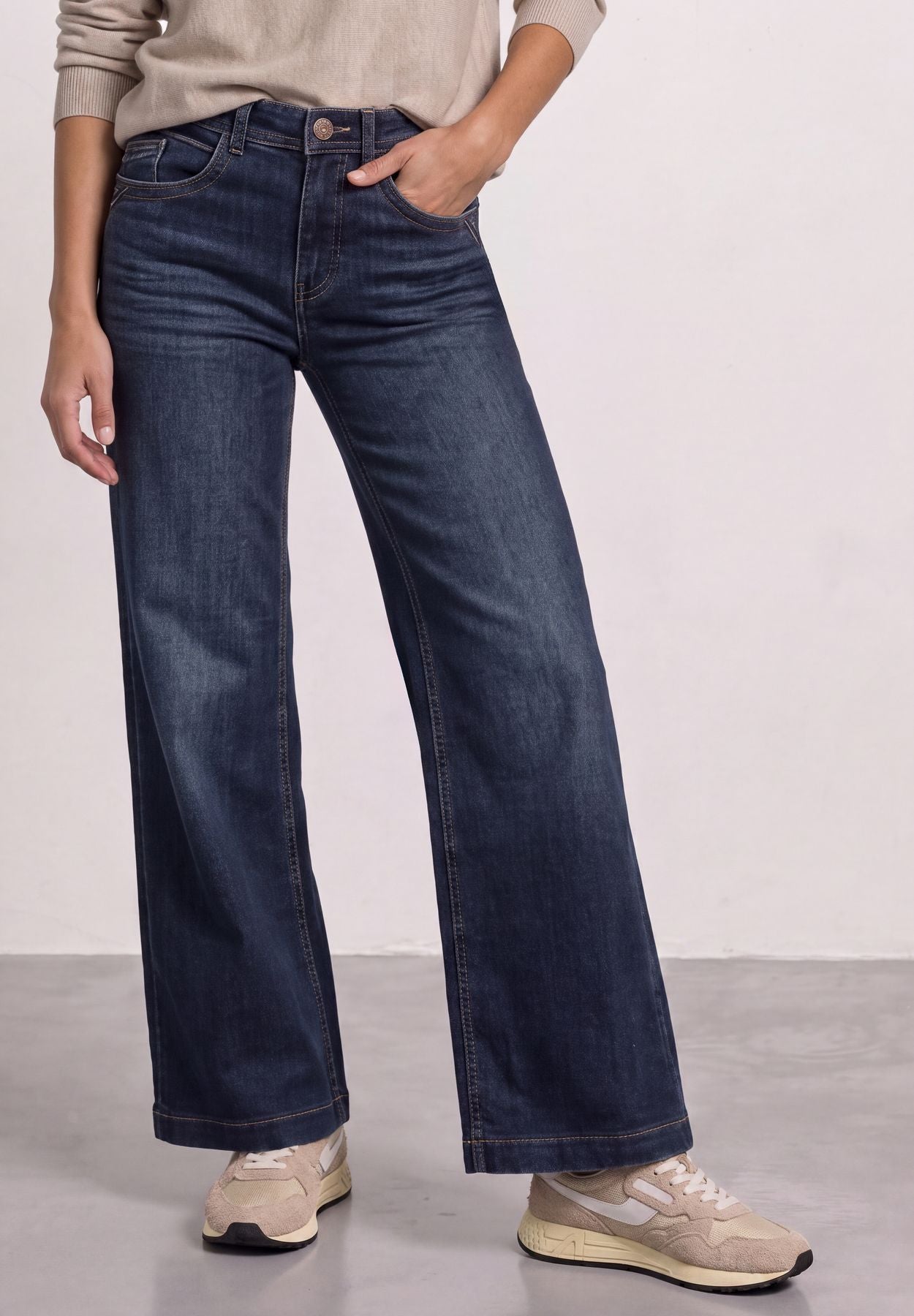 High Waist Wide Leg Jeans im Loose Fit
