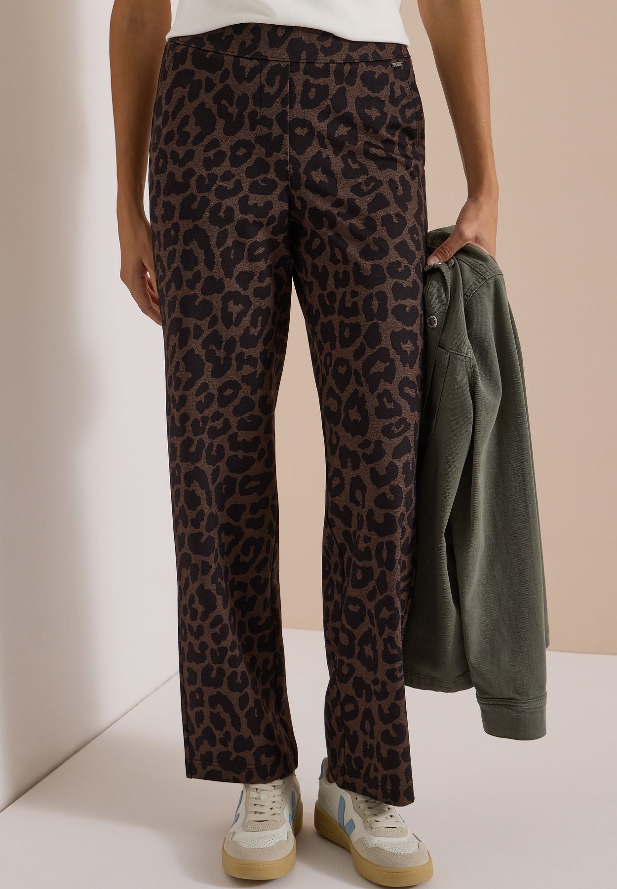 High Waist Straight Leg Hose mit Leo-Muster