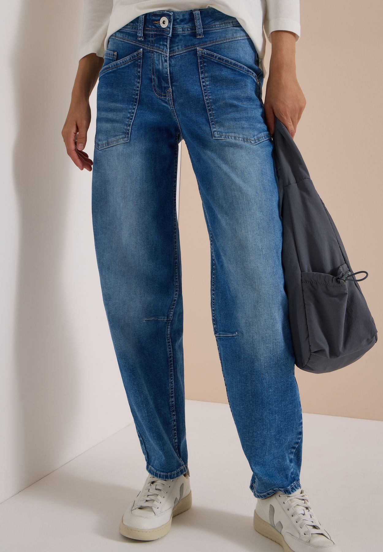 High Waist Barrel Leg Jeans im Loose Fit