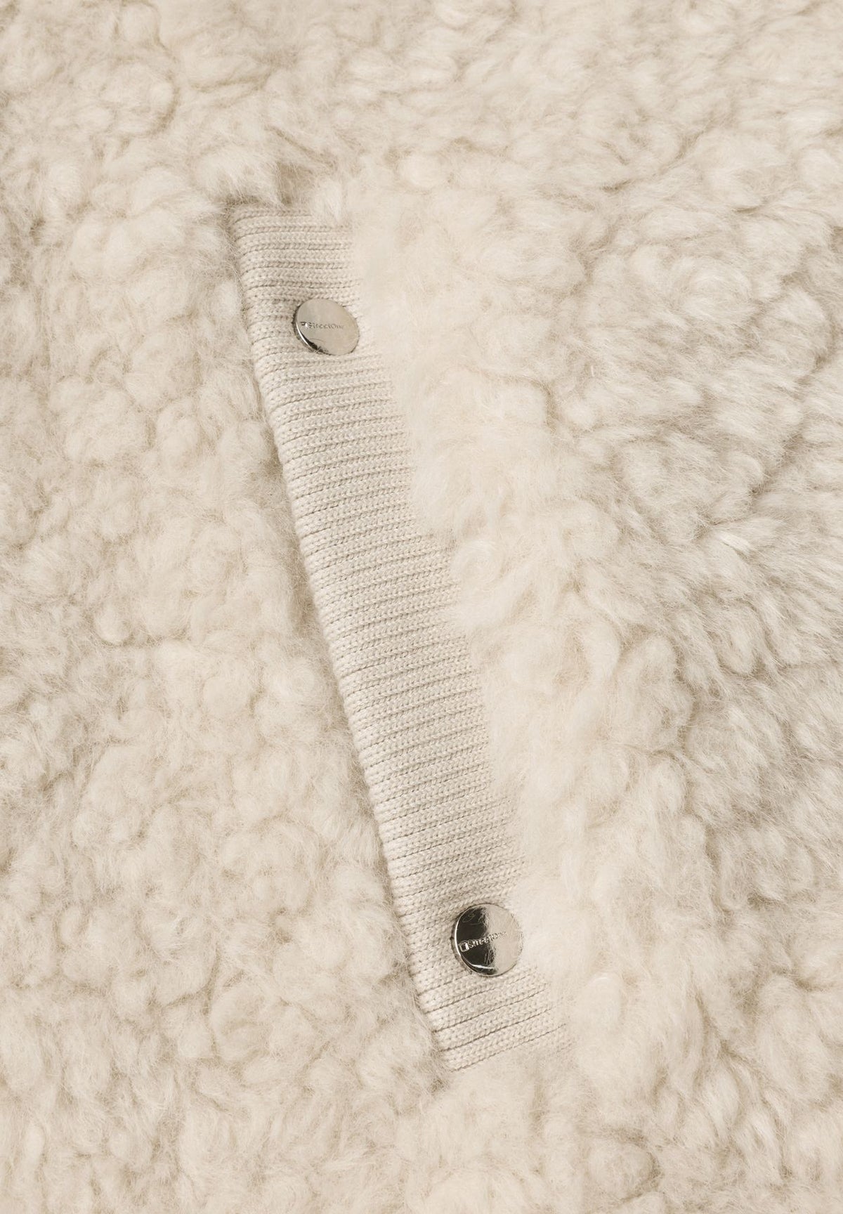 Fake Fur Weste mit Strickdetails