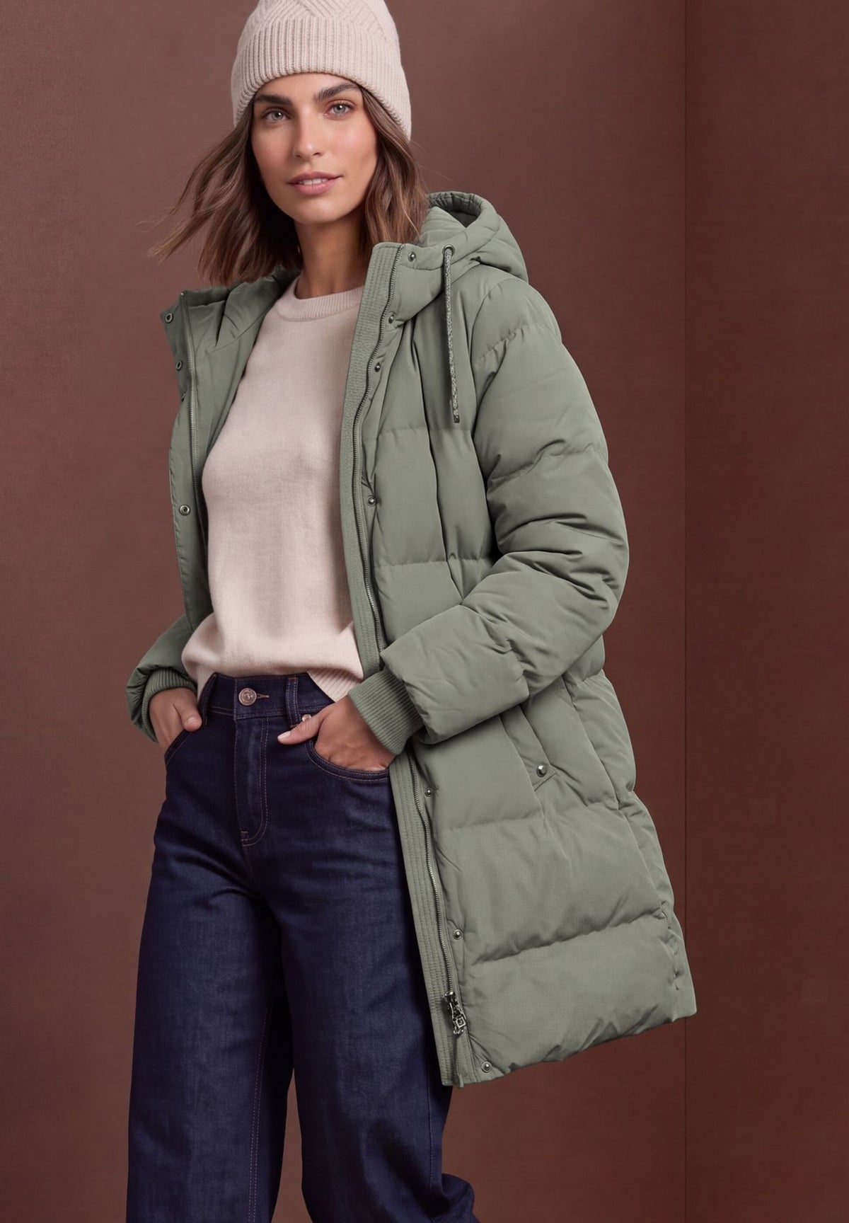 Lange Jacke mit Kapuze und Steppmuster