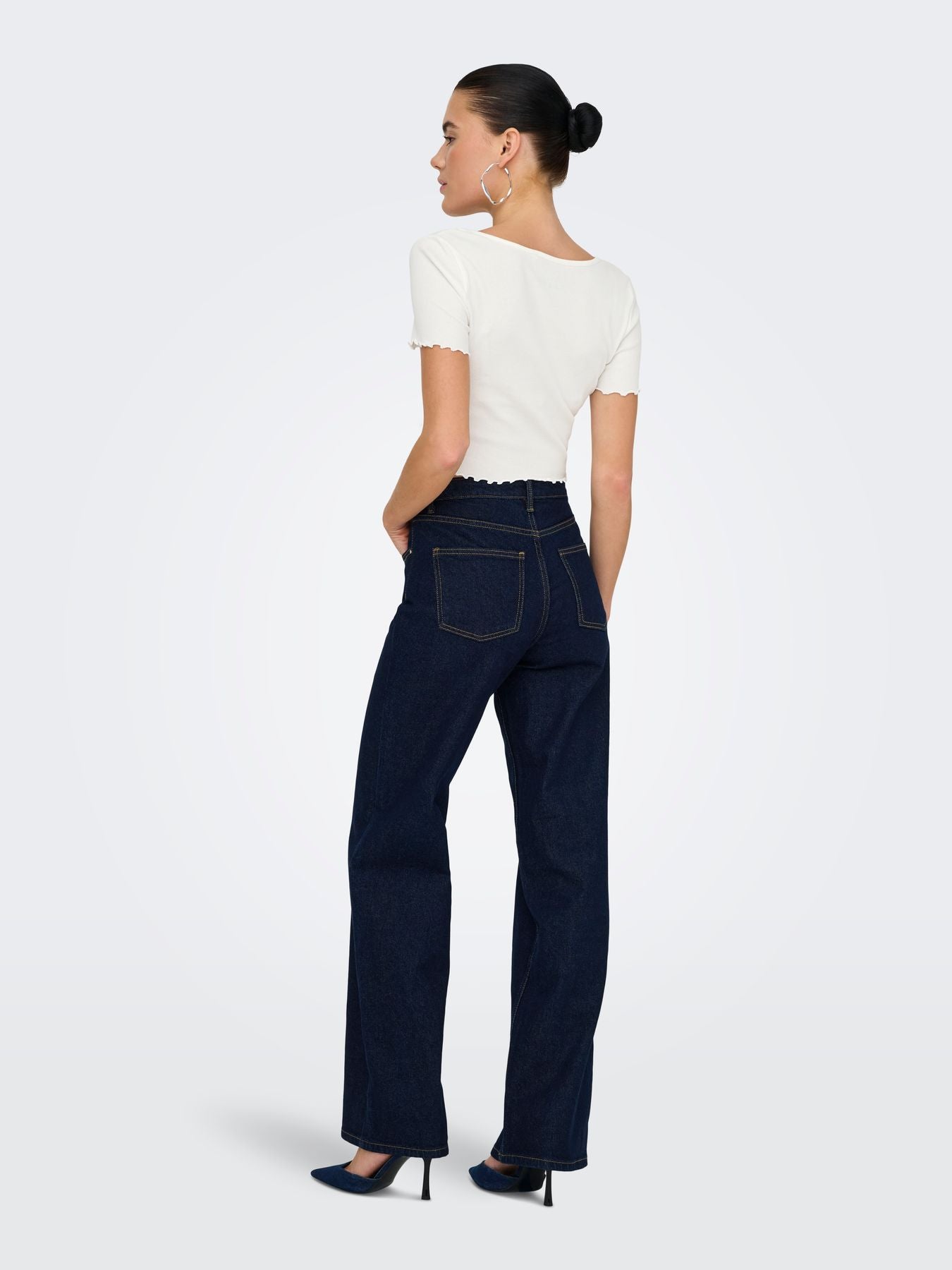 ONLBETTY LIFE S/S V-NECK TOP CC JRS