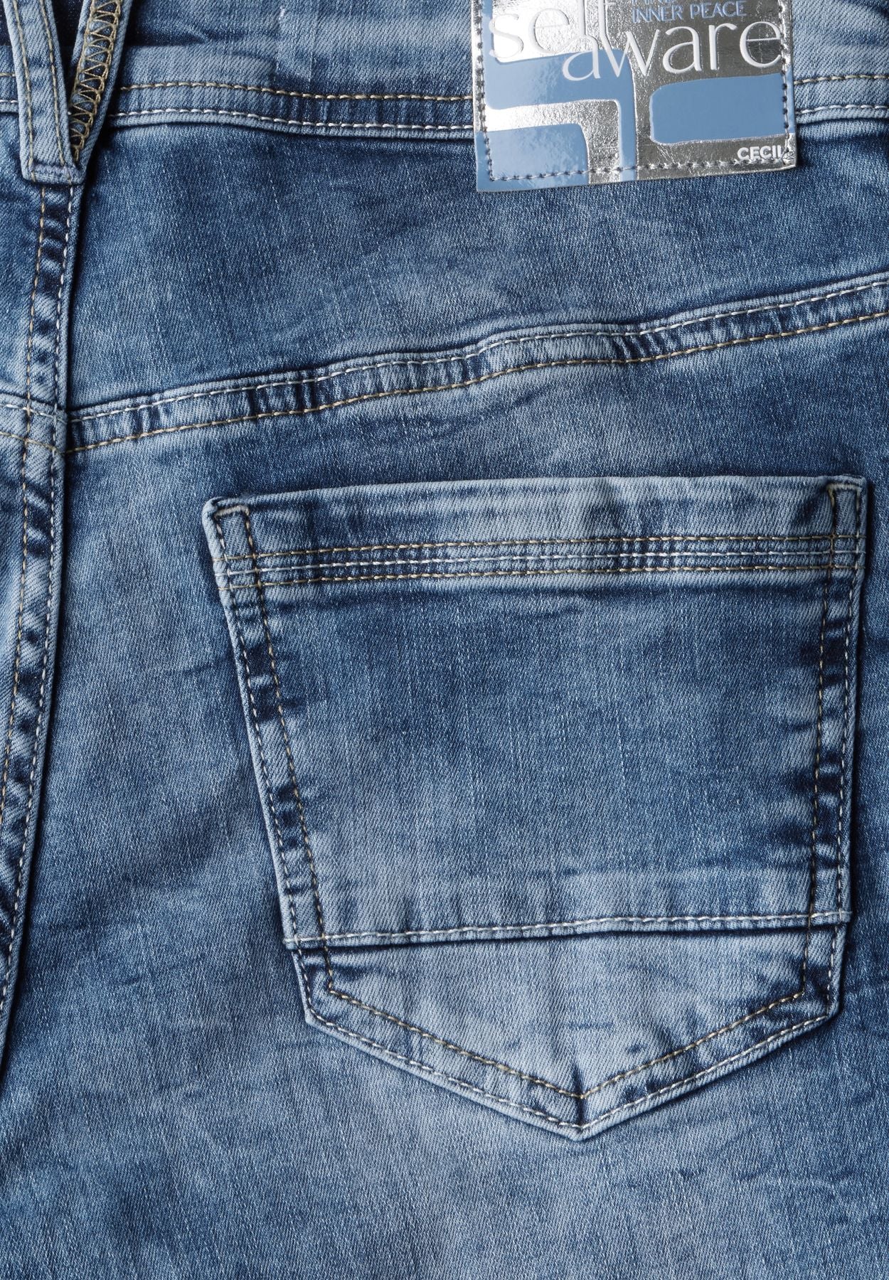 Jeans mit Turn-Up Detail