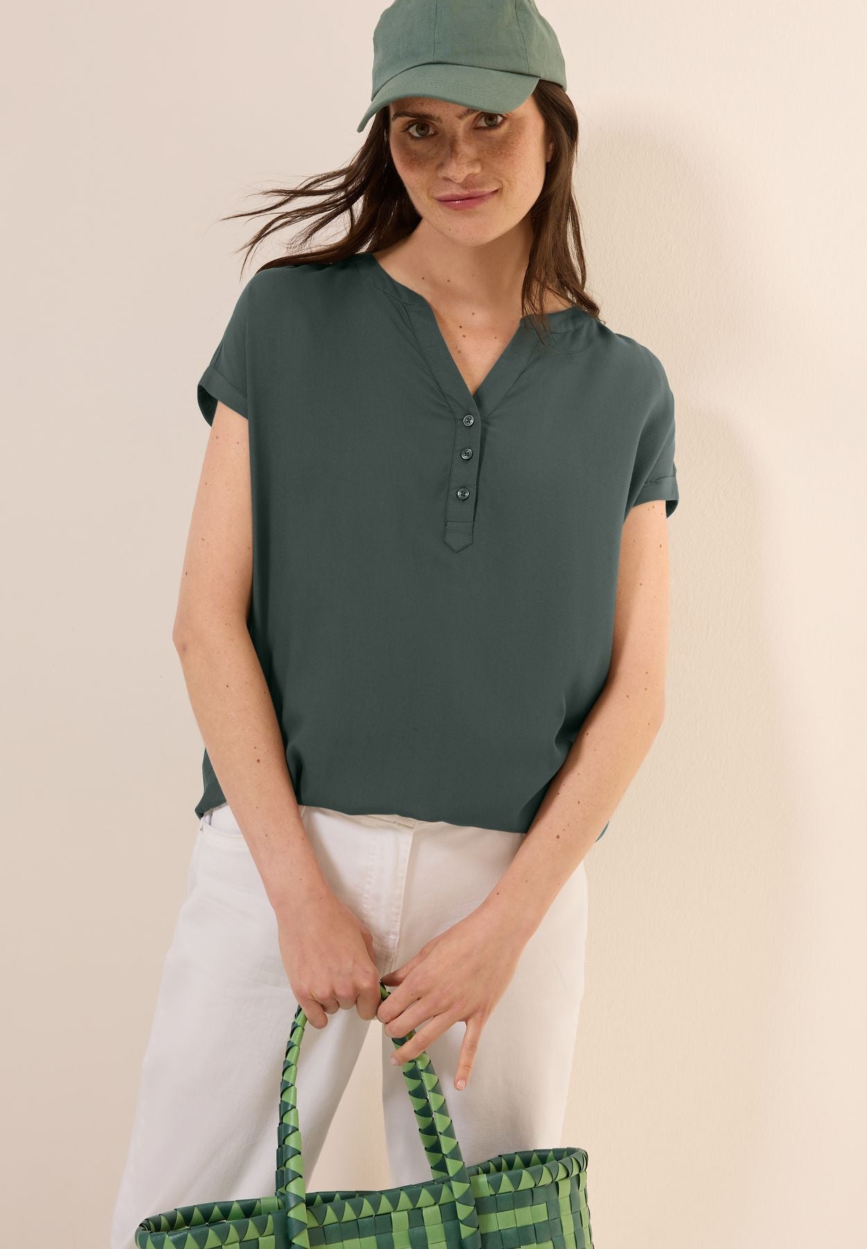 Kurzarmbluse in Unifarbe