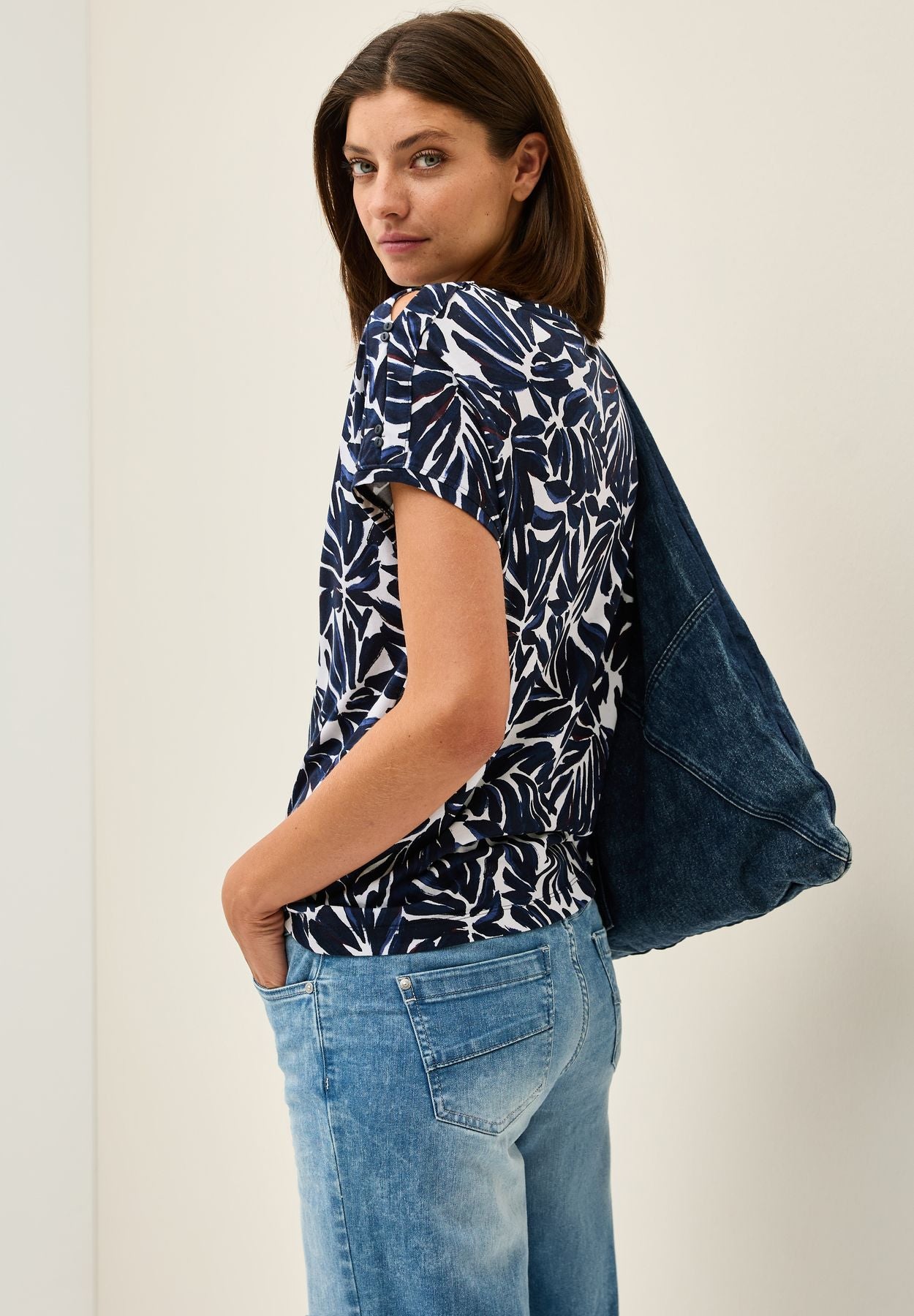 Print-Shirt mit Knopfdetail