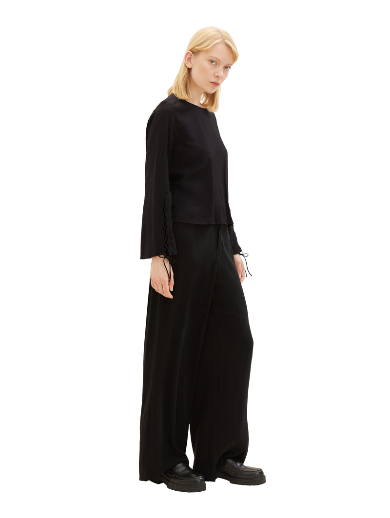 Bluse mit Schnürung