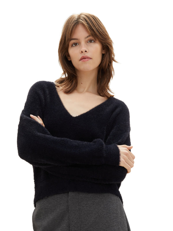 v-neck feather yarn pullover
