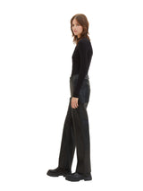 Emma Straight Leg Kunstlederhose mit recyceltem Polyester