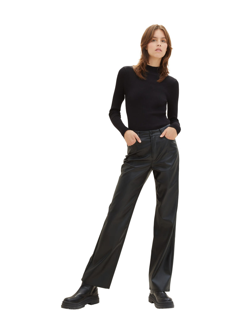 Emma Straight Leg Kunstlederhose mit recyceltem Polyester