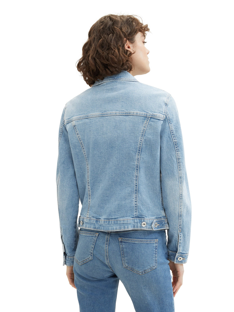 Jeansjacke mit recycelter Baumwolle